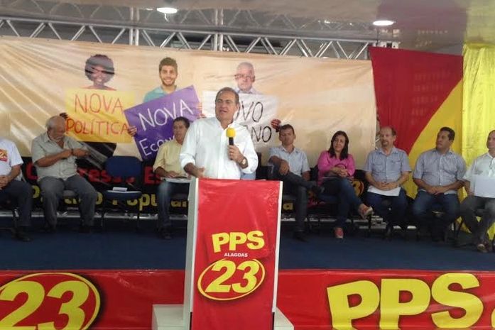 Renan prega união por Alagoas em congresso estadual do PPS