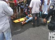 Mulher fica ferida em acidente entre moto e carro em Delmiro Gouveia