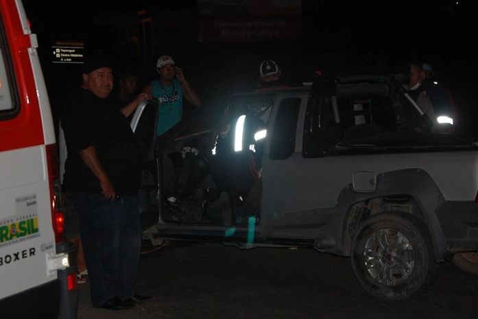 Acidente no trevo do Francês deixa pelo menos 3 pessoas feridas