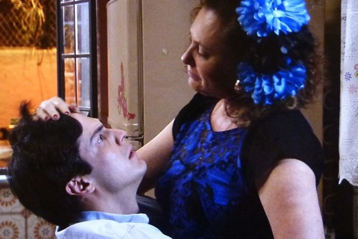 Márcia revela que era babá de Félix e se culpa por morte do irmão do vilão