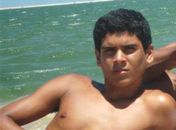 Alisson Gonçalves, 20 anos, se apresentou com seu advogado a diretoria da Polícia Civil, em Maceió
