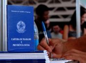 Câmara aprova multa para quem não assinar carteira de empregado doméstico