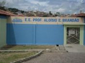 Professora e 30 alunos são rendidos e roubados por trio armado durante aula de campo