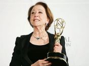 Fernanda Montenegro mostra prêmio Emmy Internacional