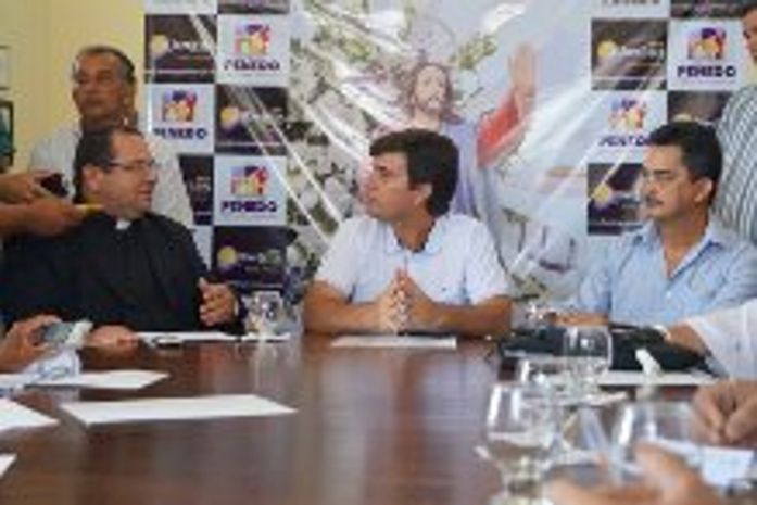Prefeito Marcius Beltrão falando da festa de Bom Jesus emn 2014.