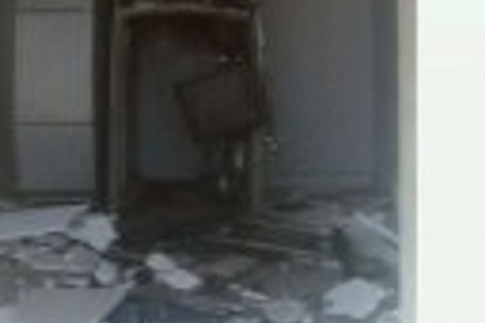 Bando explode caixa eletrônico de banco e impede ação da polícia