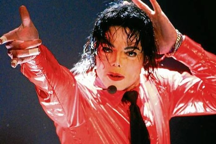 Michael Jackson morreu virgem, diz autor de biografia do astro recém-lançada no Brasil
