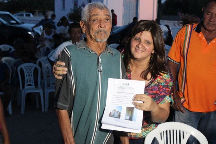 Delmiro Gouveia: no povoado Salgado, sete pessoas recebem casas do programa de combate à doença de Chagas