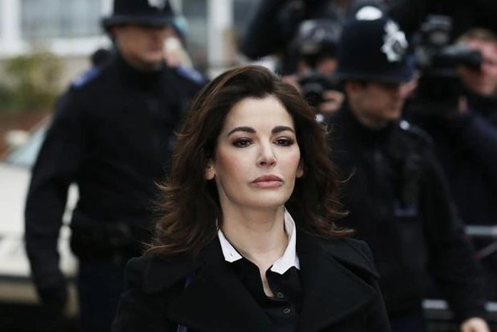 Chef de cozinha Nigella Lawson chega a Corte para falar sobre vício em cocaína