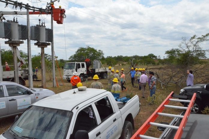 Major Izidoro recebe técnicos da Eletrobrás para melhorar abastecimento de energia