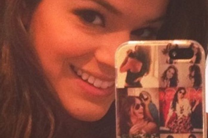 Neymar se declara para Bruna e ela se diz apaixonada por capinha de celular