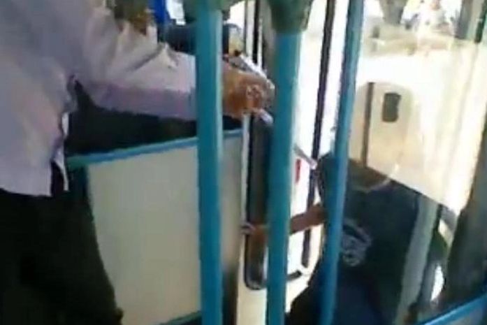 Superintendente da SMTT aponta arma para estudante e o impede de seguir viagem