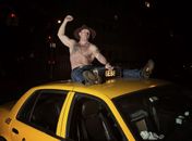 Taxistas fazem poses curiosas em 'calendário sexy' em Nova York