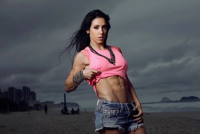 Manter a forma! Bella Falconi dá 20 dicas para não perder a linha nas festas de fim de ano