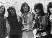 Estação de trem ganha placa em homenagem a Rolling Stones