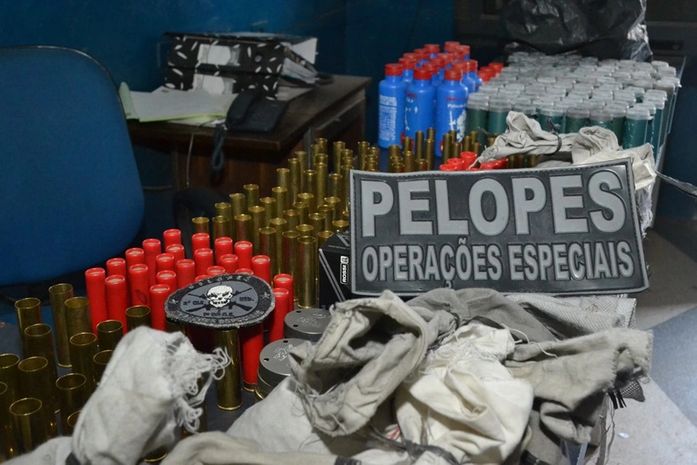 Material apreendido com o idoso