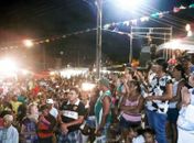 Multidão acompanha procissão de Santa Luzia na Barra de Santo Antônio