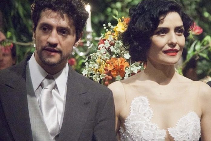 Letícia Sabatella sobe ao altar com ator em cerimônia intimista em São Paulo