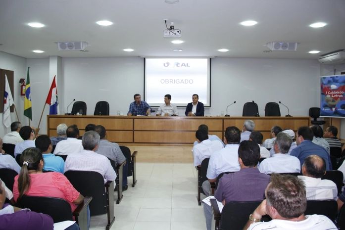 UVeal realiza última reunião para debater sobre Câmaras Municipais