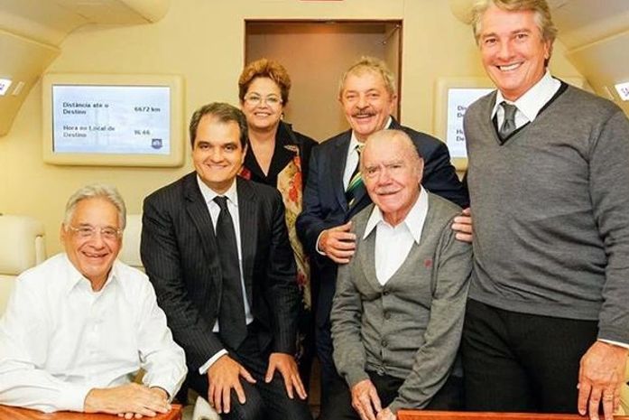 Collor divulga imagem de viagem com ex-presidentes e Dilma à África