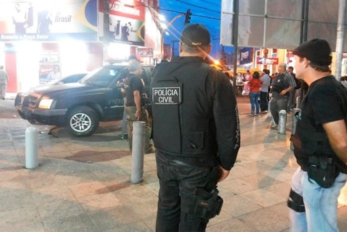 Sem militares, Polícia Civil faz abordagens em bairros de Maceió