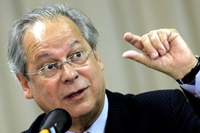 Julgamento do mensalão em 2014 definirá regime de prisão de Dirceu