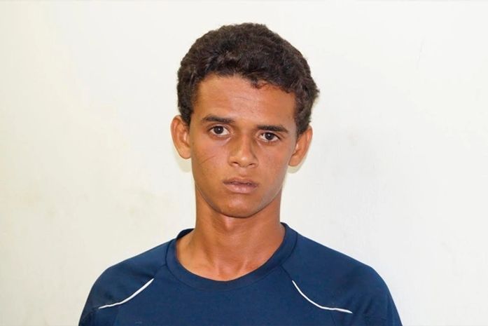 Jovem é preso com arma de fogo em Maceió
