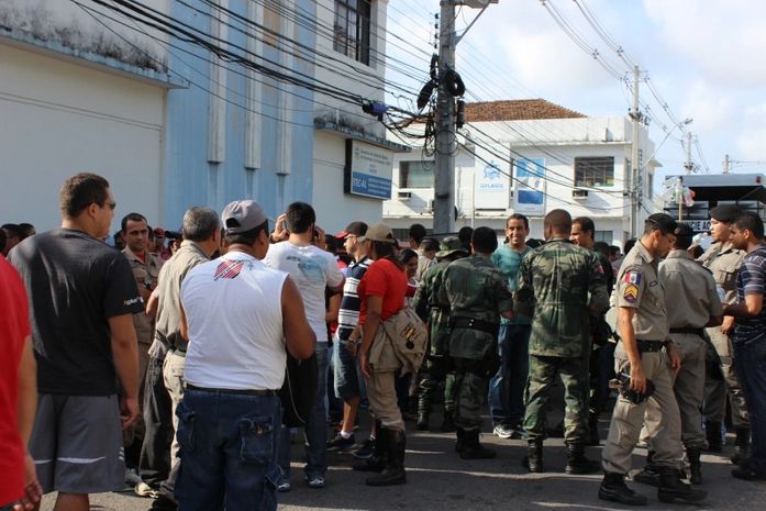 Militares se reúnem e estudam contraproposta para apresentar ao governo