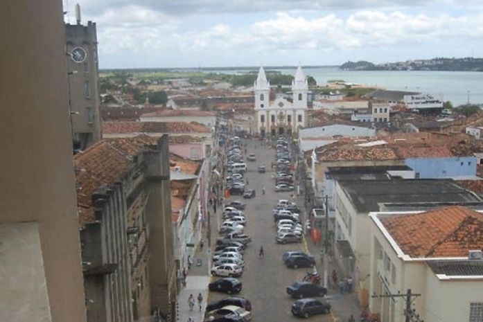 Mulher é principal suspeita de matar marido a facadas em Penedo