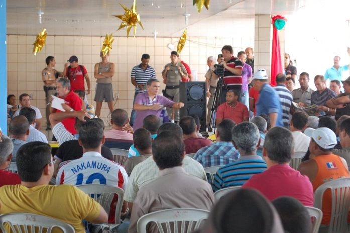 Militares realizam reunião