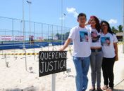 Familiares de modelo fizeram protesto em Marechal Deodoro