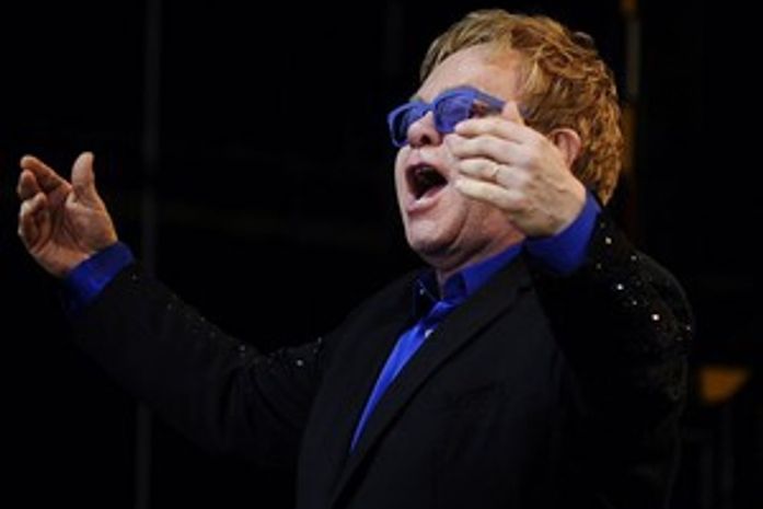 Quatro shows de Elton John no Brasil em 2014 são confirmados