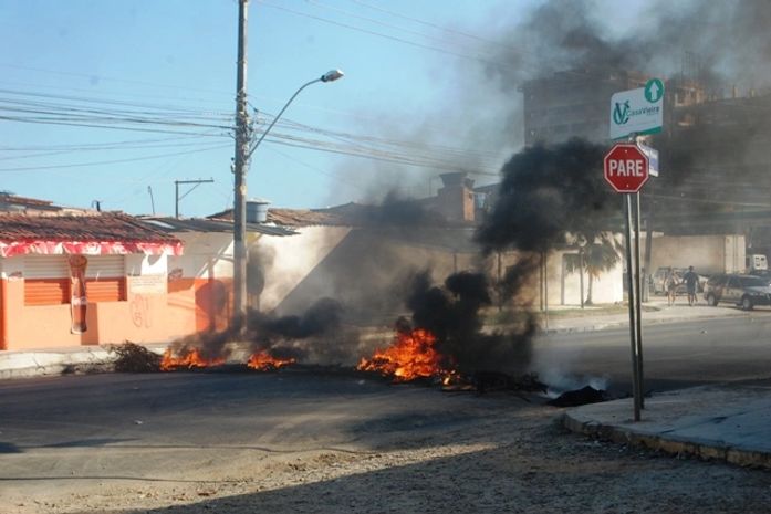Protesto fechou várias vias em Cruz das Almas