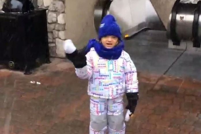 Ticiane Pinheiro posta imagens de Rafa Justus vendo nevar pela primeira vez