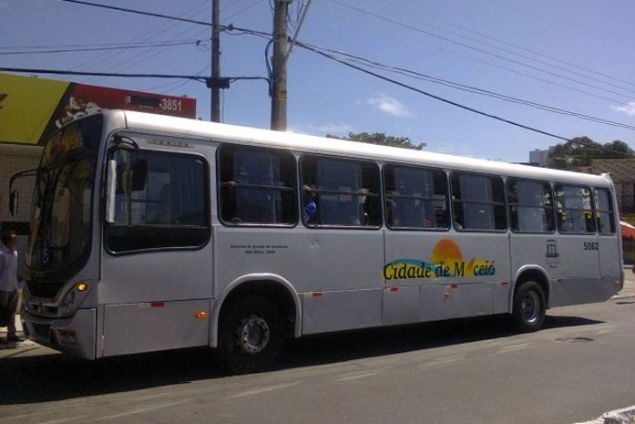 Bandidos fazem arrastão em dois ônibus em menos de 12 horas na capital alagoana