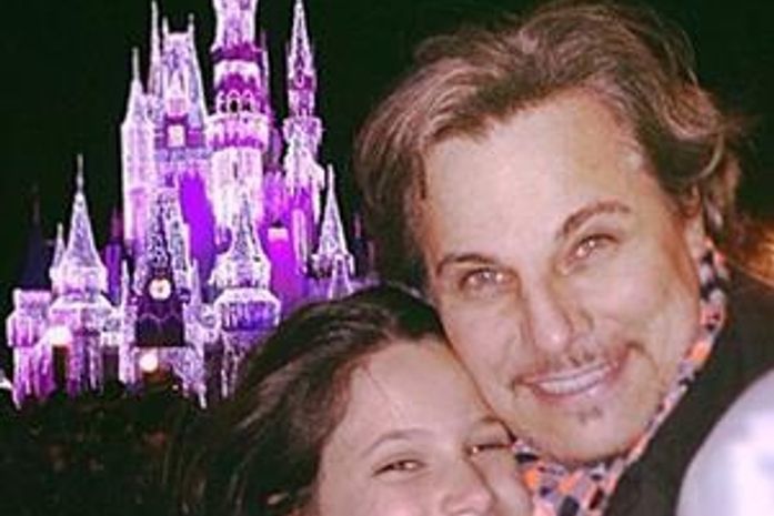 Edson Celulari posta foto com a filha na Disney: "grude"