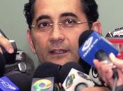 Ex-presidente da Câmara João Paulo Cunha deve se entregar à PF no início da tarde