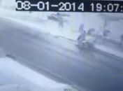 Vídeo flagra assalto a ponto de ônibus no bairro da Jatiúca