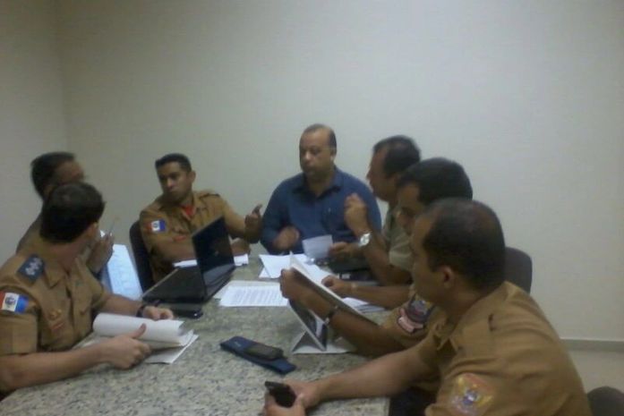 Militares discutem projetos enviados à ALE