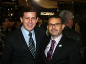 Boizinho (óculos) ao lado de deputado paulista Orlando Morando durante sua posse nesta sexta-feira