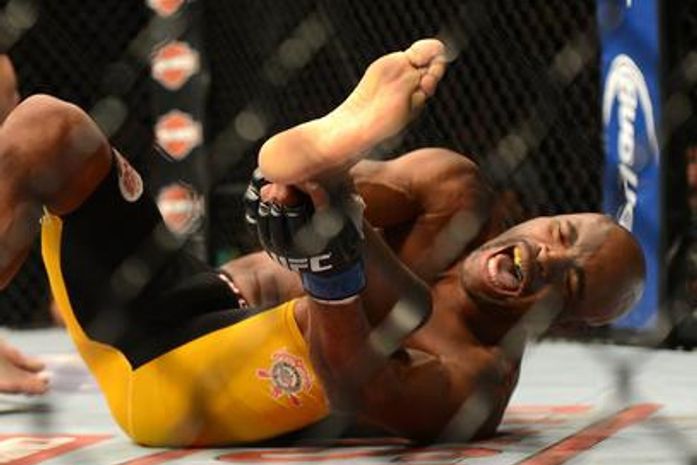 Anderson descarta aposentadoria e diz que sem fratura venceria Weidman