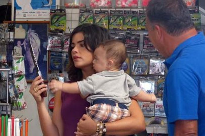 'Amor à Vida': Aline compra punhal e passagem para a Bélgica