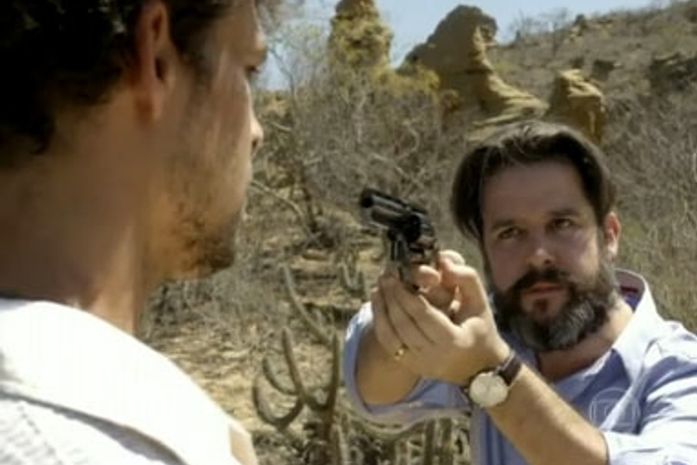 Com cenas de briga, perseguição e tiroteio, Amores Roubados repete boa audiência