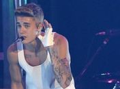 Polícia investiga Justin Bieber por vandalismo em sua vizinhança