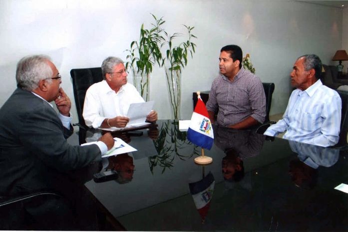 Prefeito Sérgio Reis faz reivindicação ao Governador