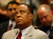 Tribunal condena médico pela morte de Michael Jackson