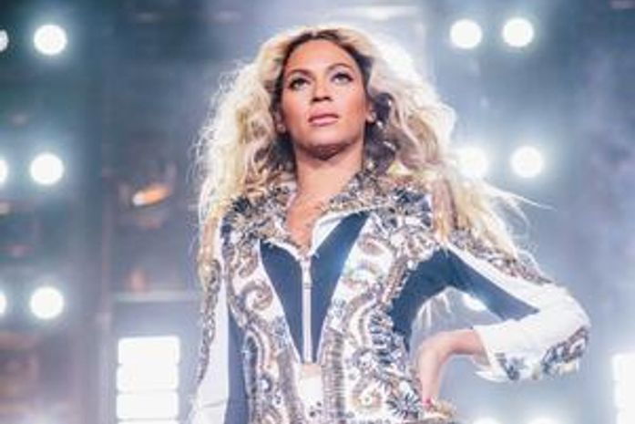 Pai de Beyoncé é processado por dívida com empresa, diz site