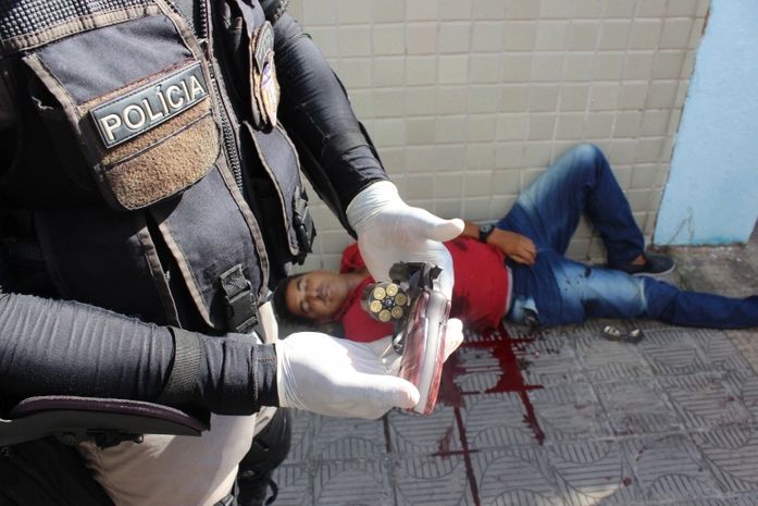 Arma que estava com um dos assaltantes