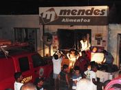 Incêndio de grandes proporções destrói mercadinho em Penedo