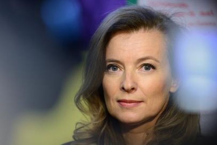 Primeira-dama francesa deixa hospital após oito dias internada